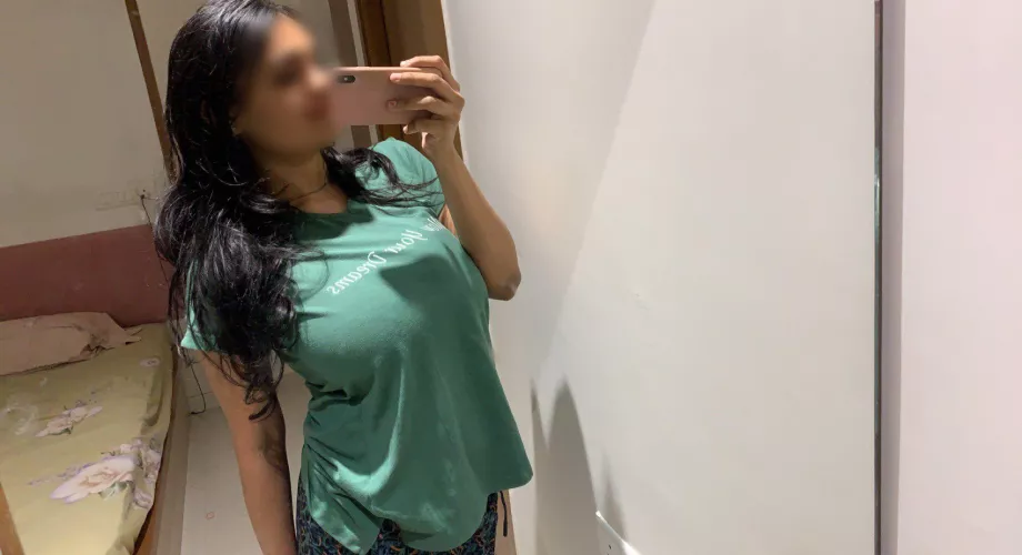 Can you notice the bra 