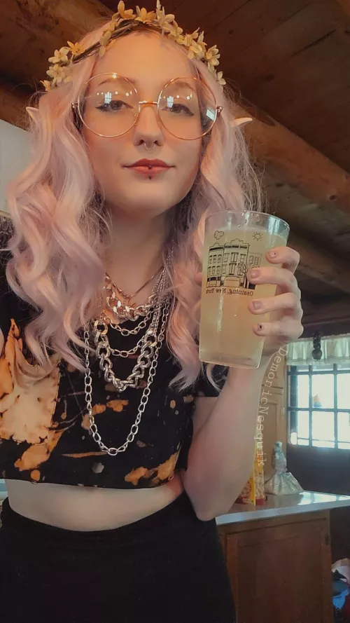 Do you like elf girls with pink hair?