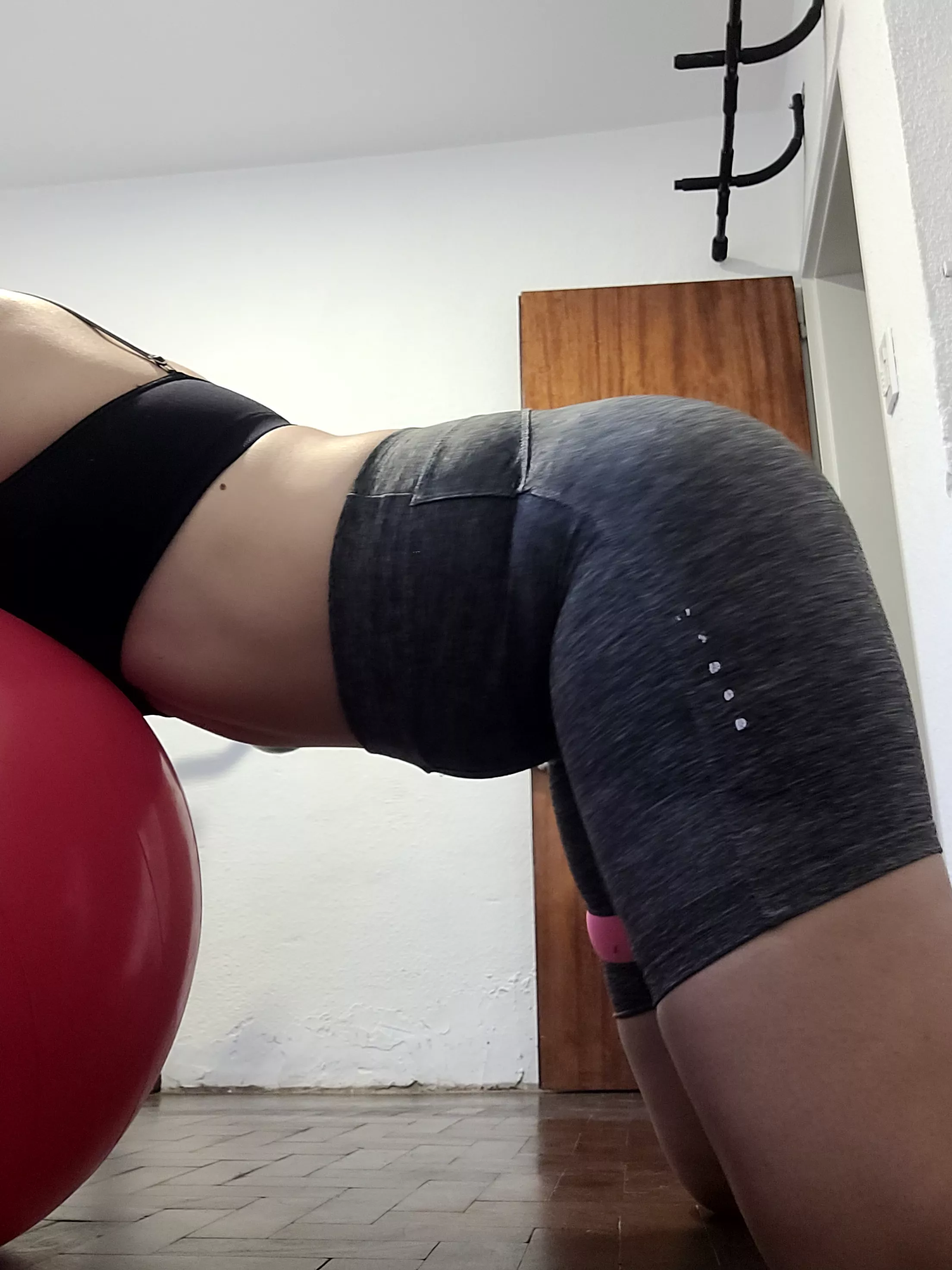 Exercises with balls are excellent to finish my training