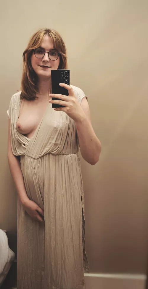 Just one boob, like a Greek statue