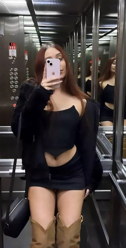 Perfect skirt for a quick fuck ;) 
