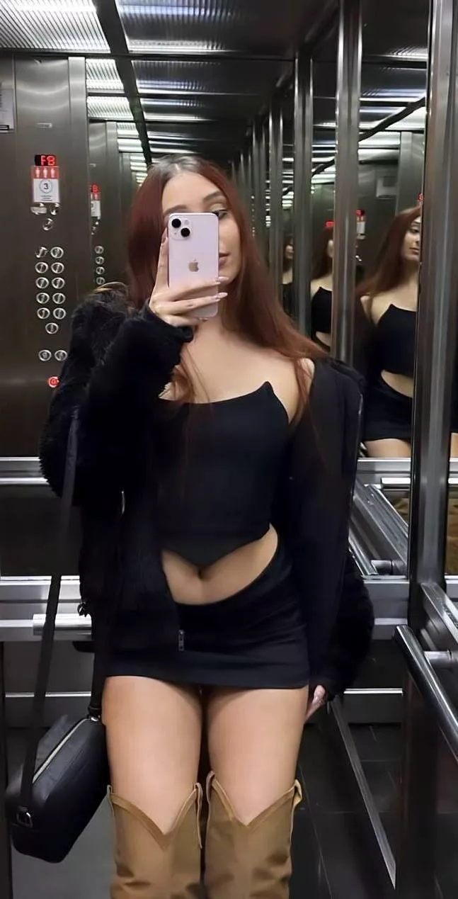 Perfect skirt for a quick fuck ;) 
