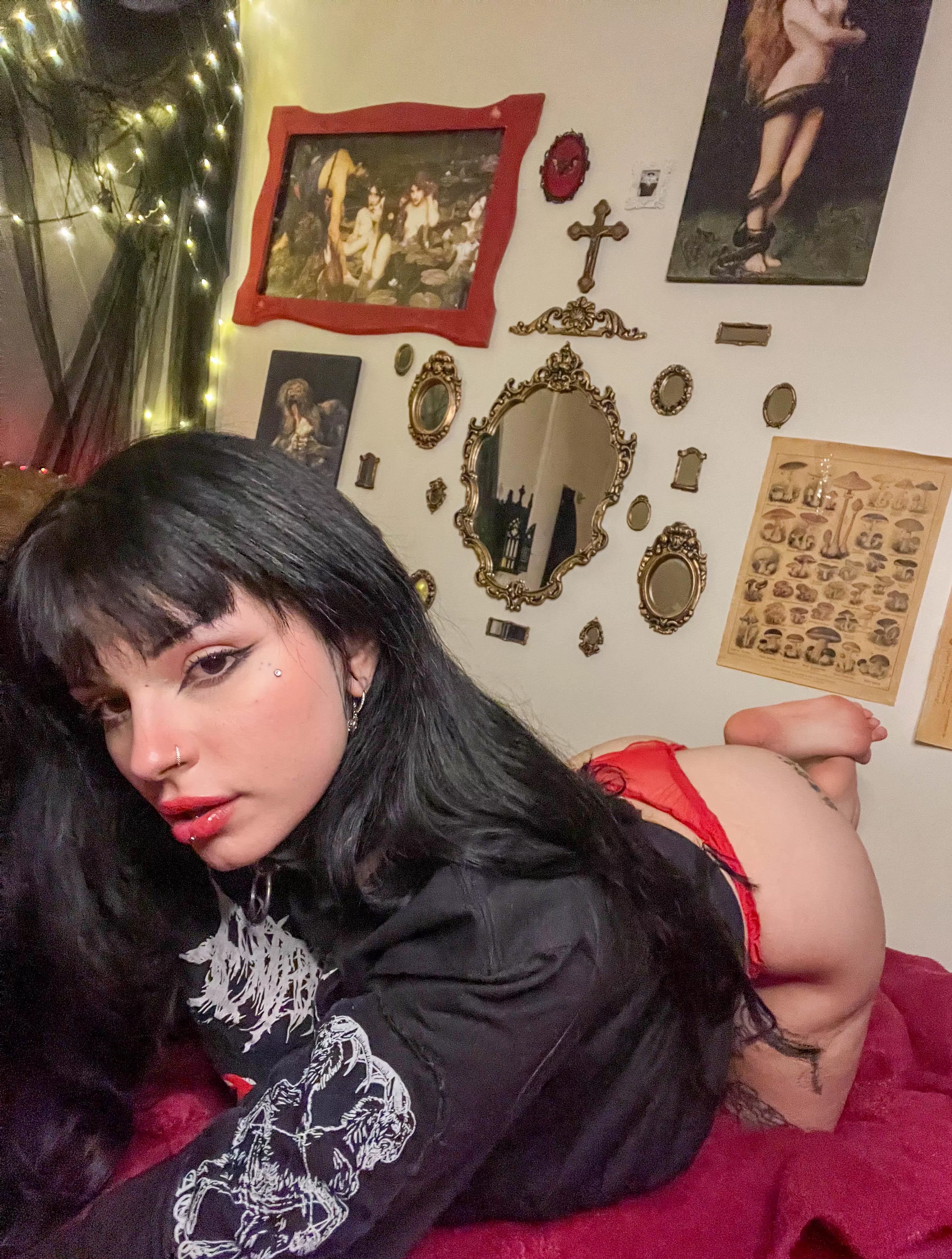 spray your load all over them and wipe it clean using your tongue