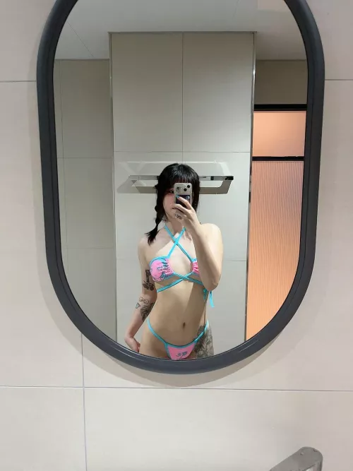 Would you be happy with a girl like me ?
