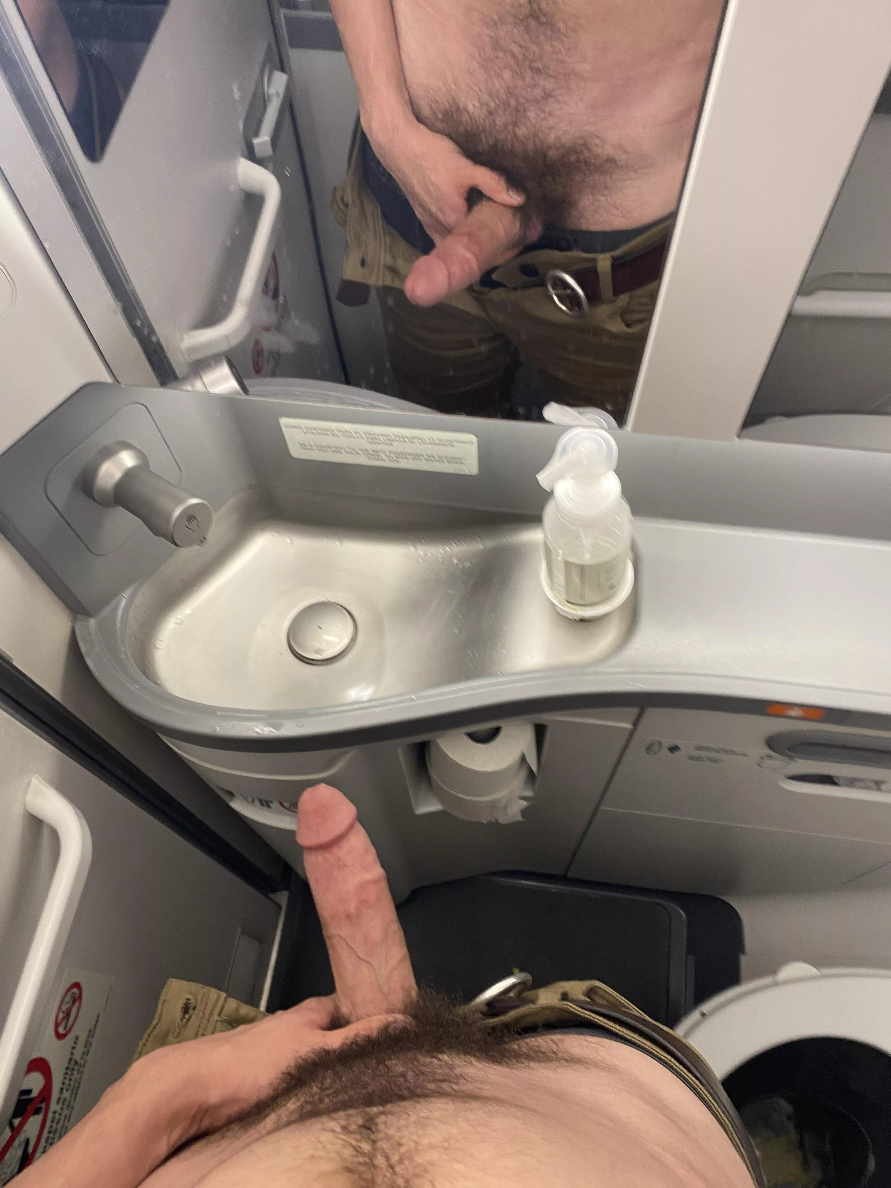 Airplane bathrooms ✈️