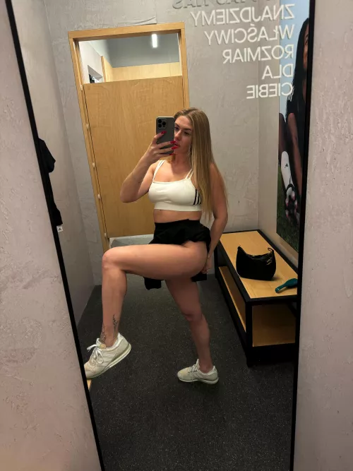 Blondes are the hottest, aren't they