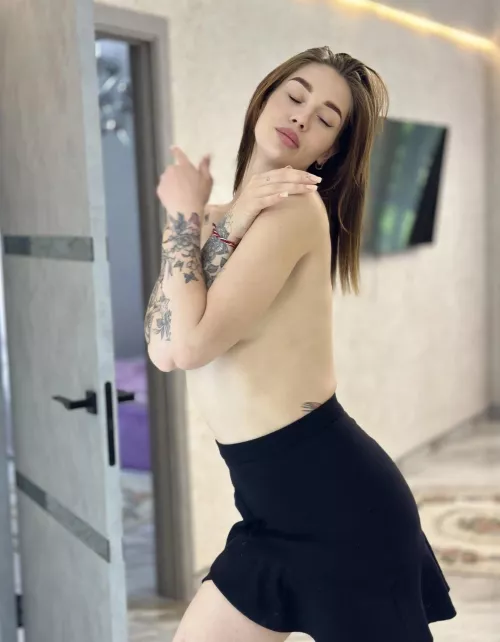 Boss said not to wear a shirt to the office today.