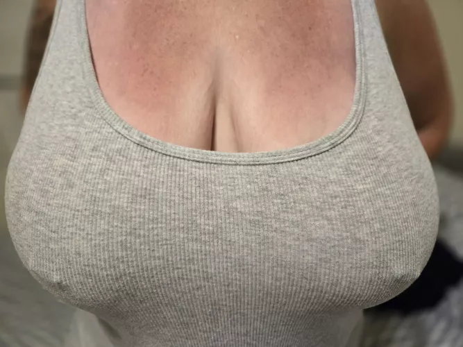 Bringing the heat to your feed, one pose at a time 🔥💃