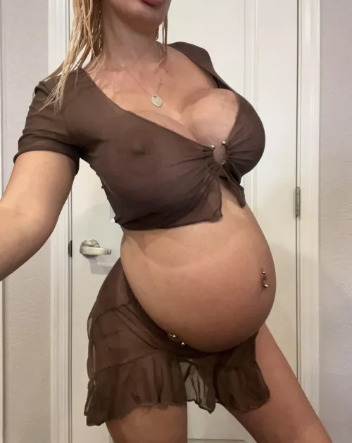 Do you think this outfits ok for a pregnant girl 😈
