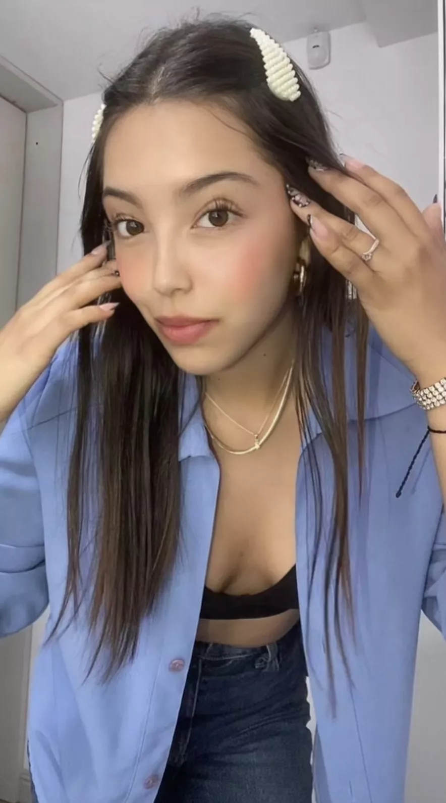 does this black crop top look good on me