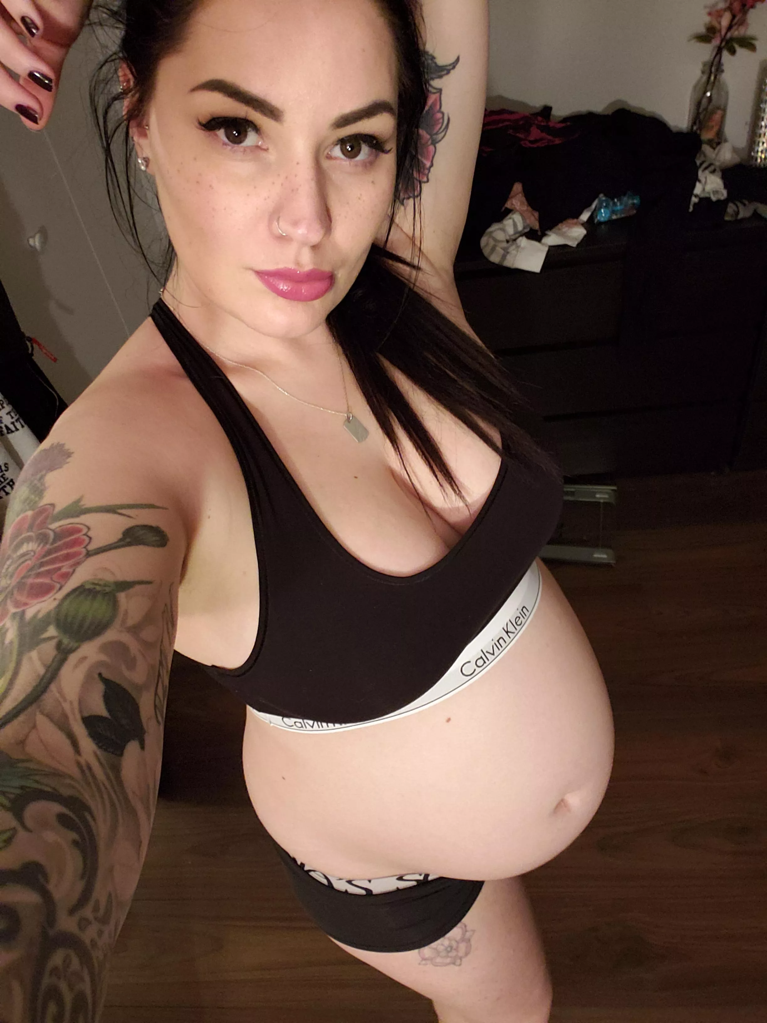 Does this bra make me look pregnant 😝