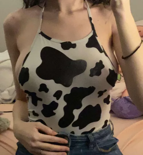 I barely fit in this shirt 