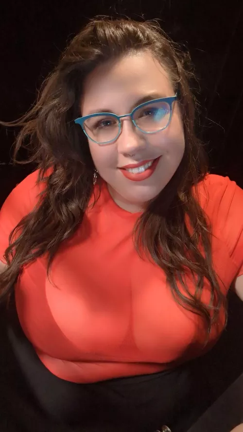 I love when I'm able to match my lipstick to my outfit! 💋