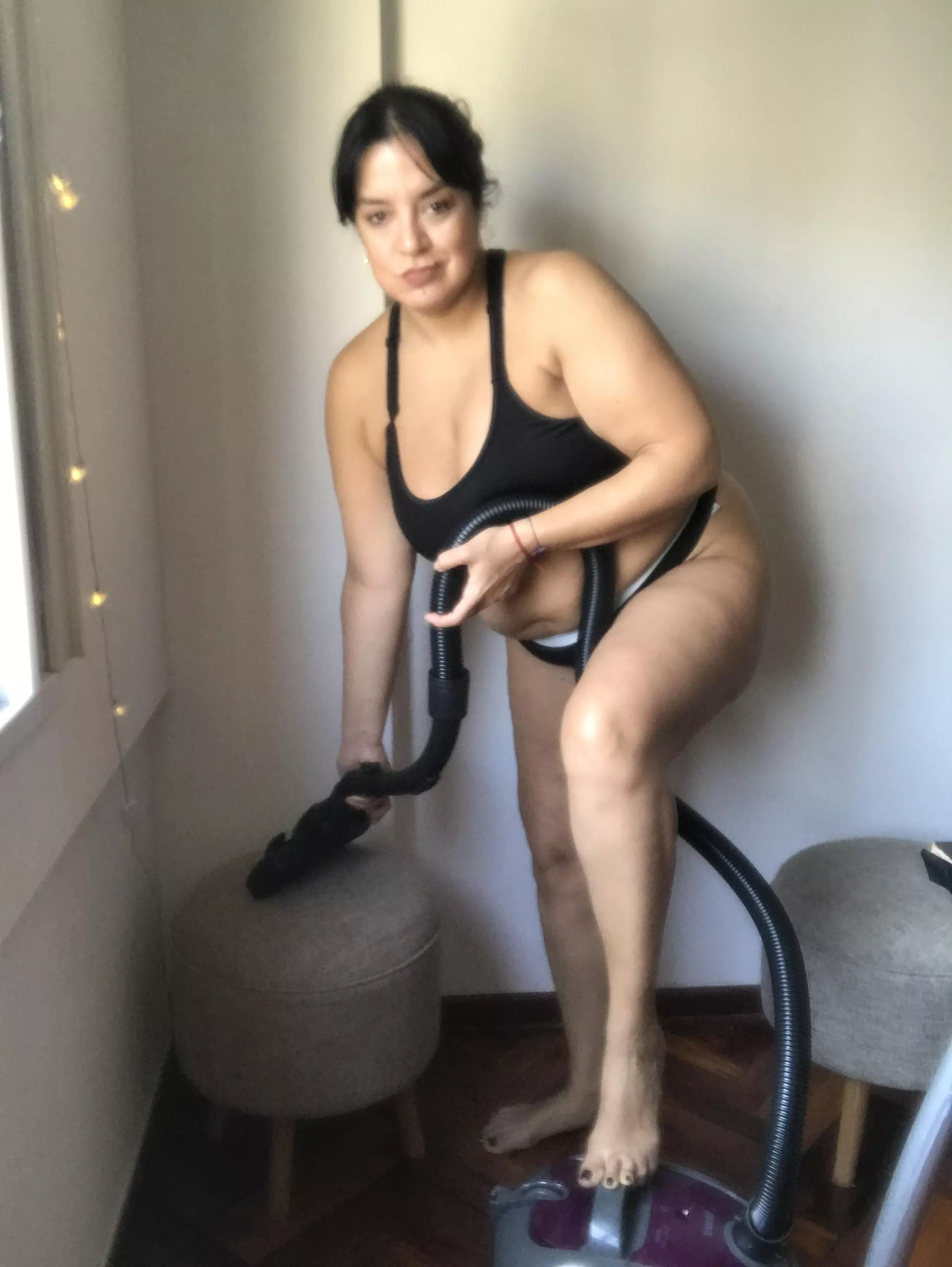 I think my legs are sexy even when I cleaning [oc]