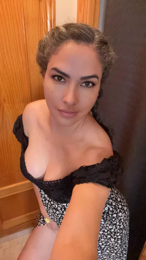 Nothing better than a classy but sexy woman 