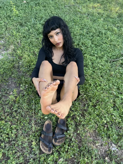 POV: I interrupt our picnic for a quick foot massage
