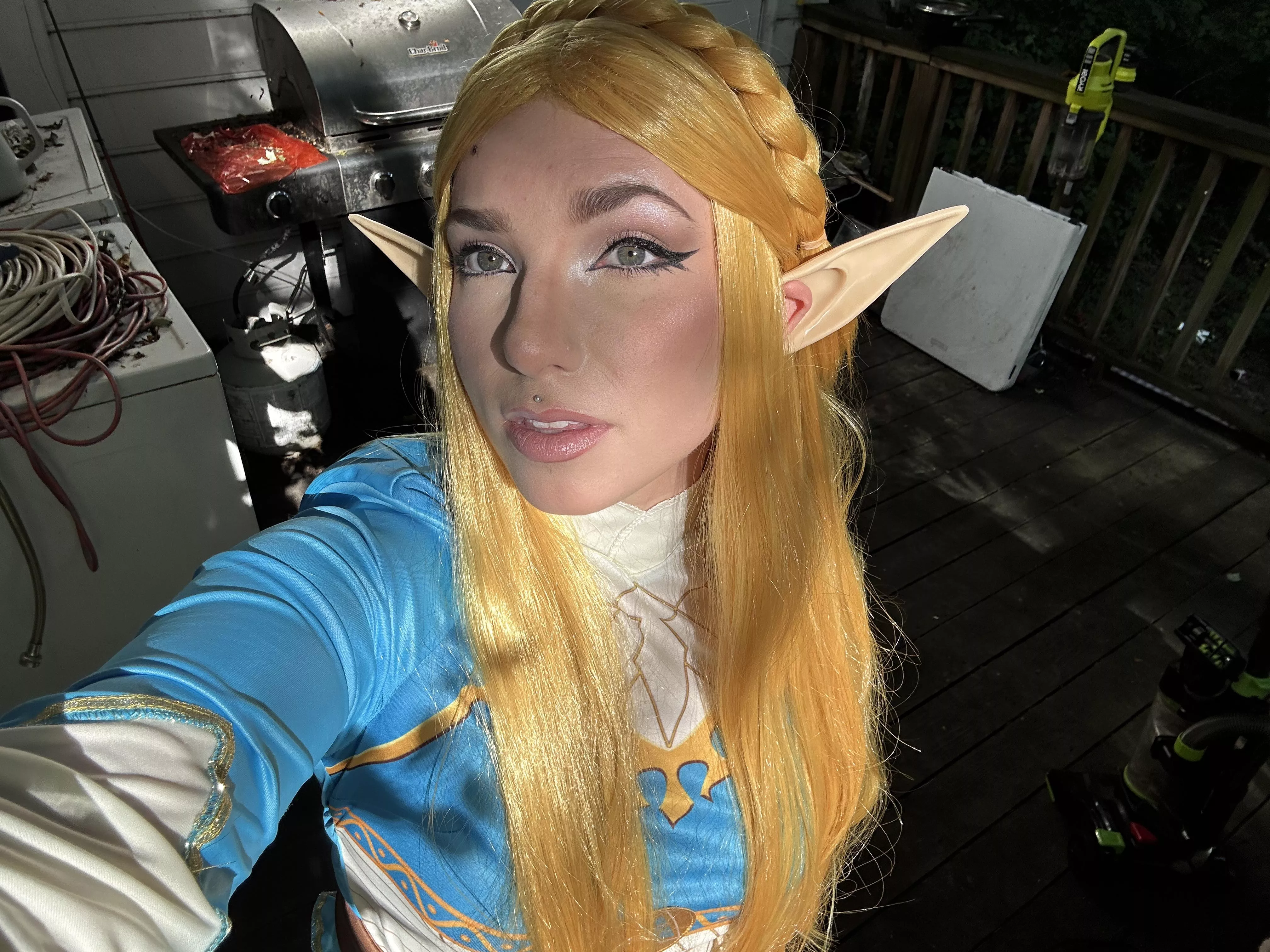 Surprising my dad about the new Zelda game announcement by dressing up as Zelda