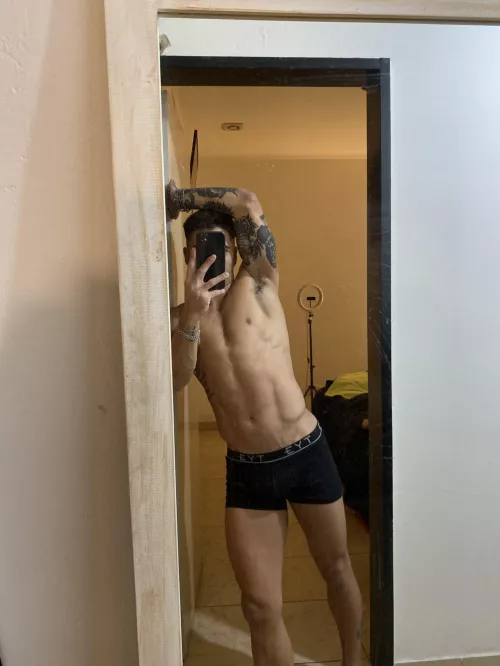 Wanna feel these abs? 