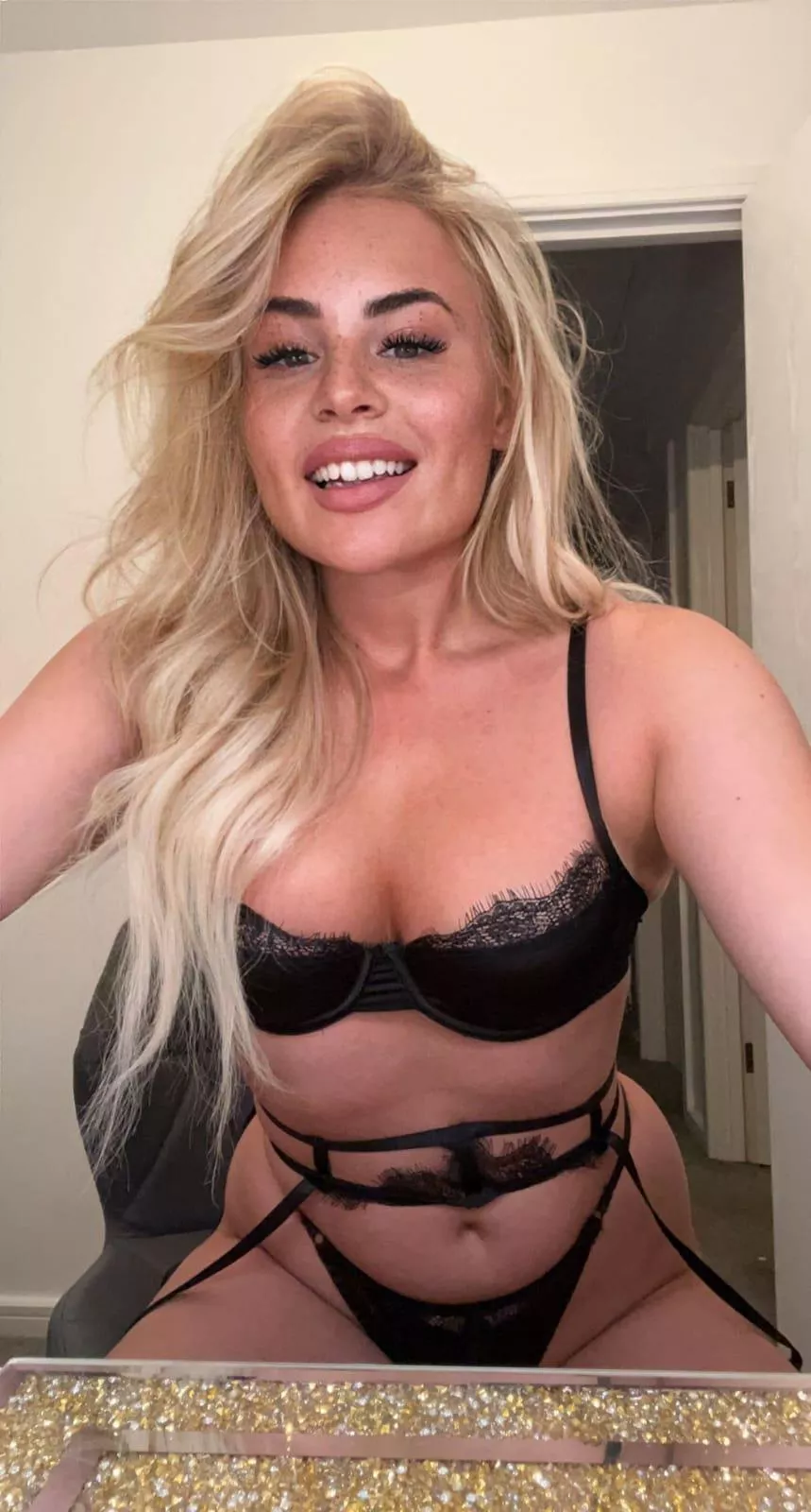 Would you do me without a condom or is it not worth the risk daddy?
