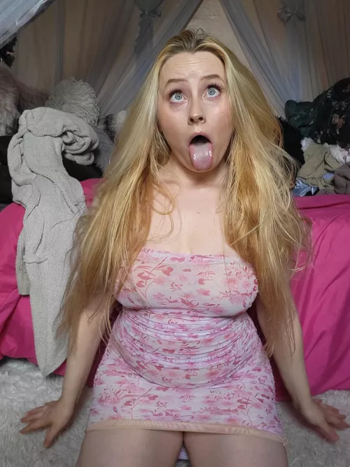 Your personal 4'10 kink slut 