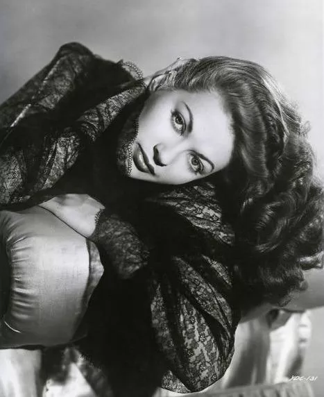 Yvonne de Carlo (1940s)