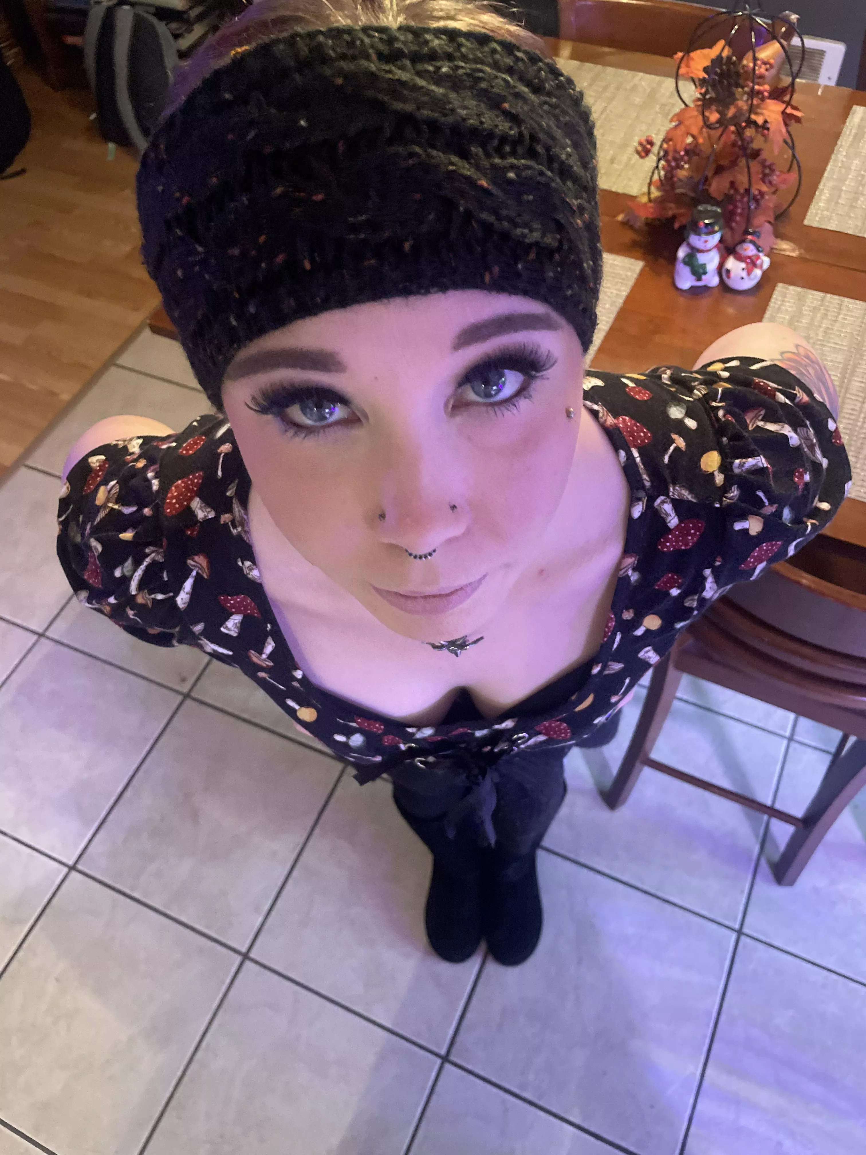 I hope your day is going well [f]