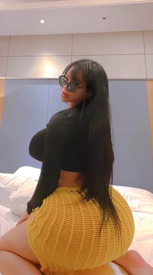 I see you, checking out my big ass, don’t stop.