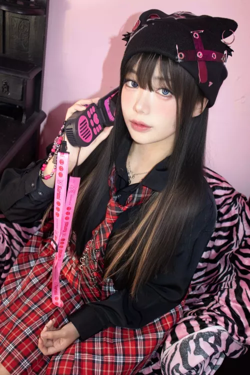 If I wanted to be someone's babygirl, would anyone be up for it?
 