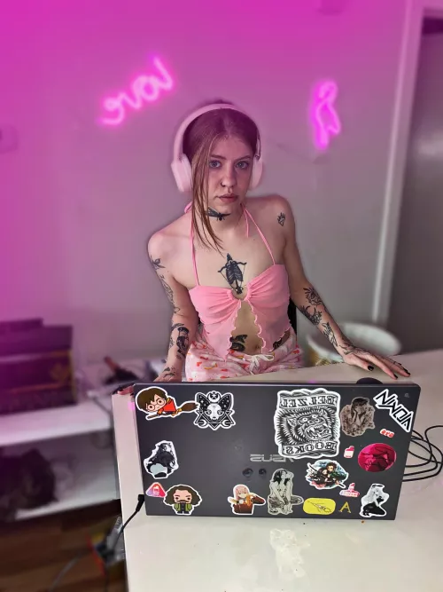 I'm blowing, why don't you play with me? Ready