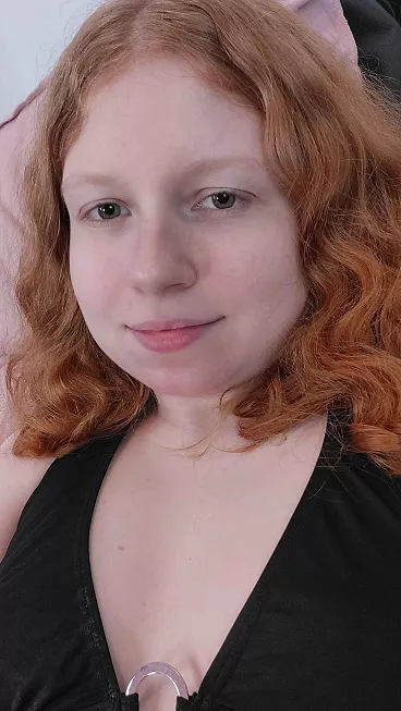 I'm delighted to see you today 🖤
