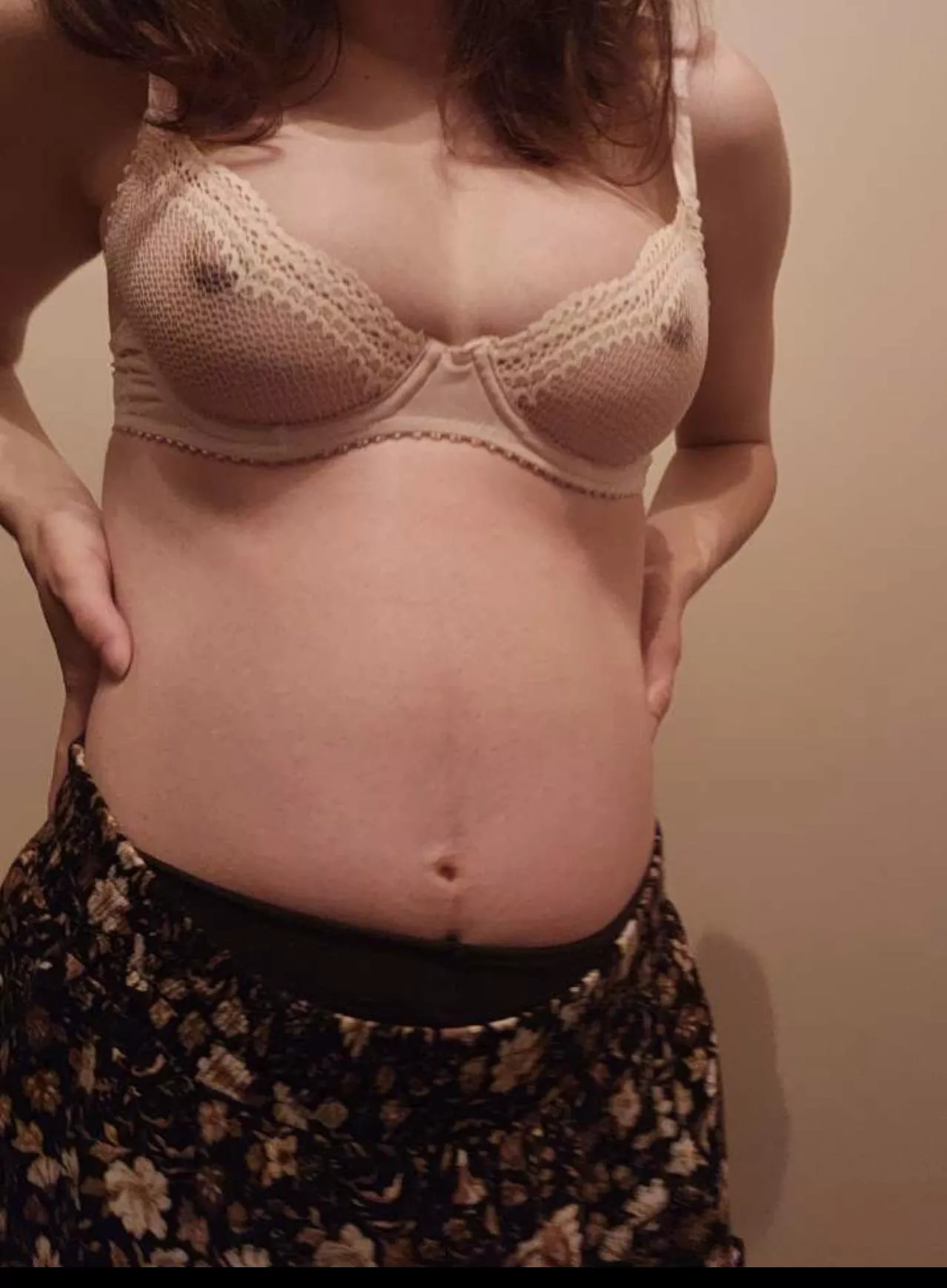 Rate my growing baby bump 🥺