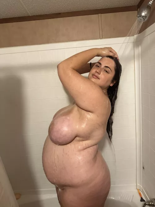 So many stretch marks 🥵 Standing is hard