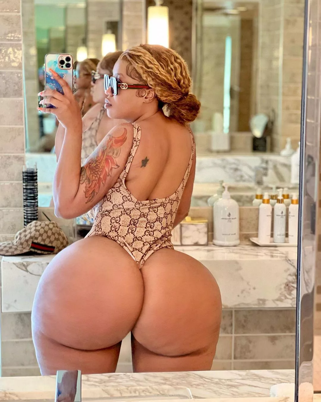 So stunning 💦💦🍑🍑😛