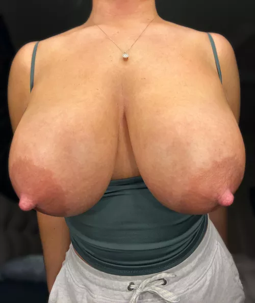 Who loves sucking on big nipples?