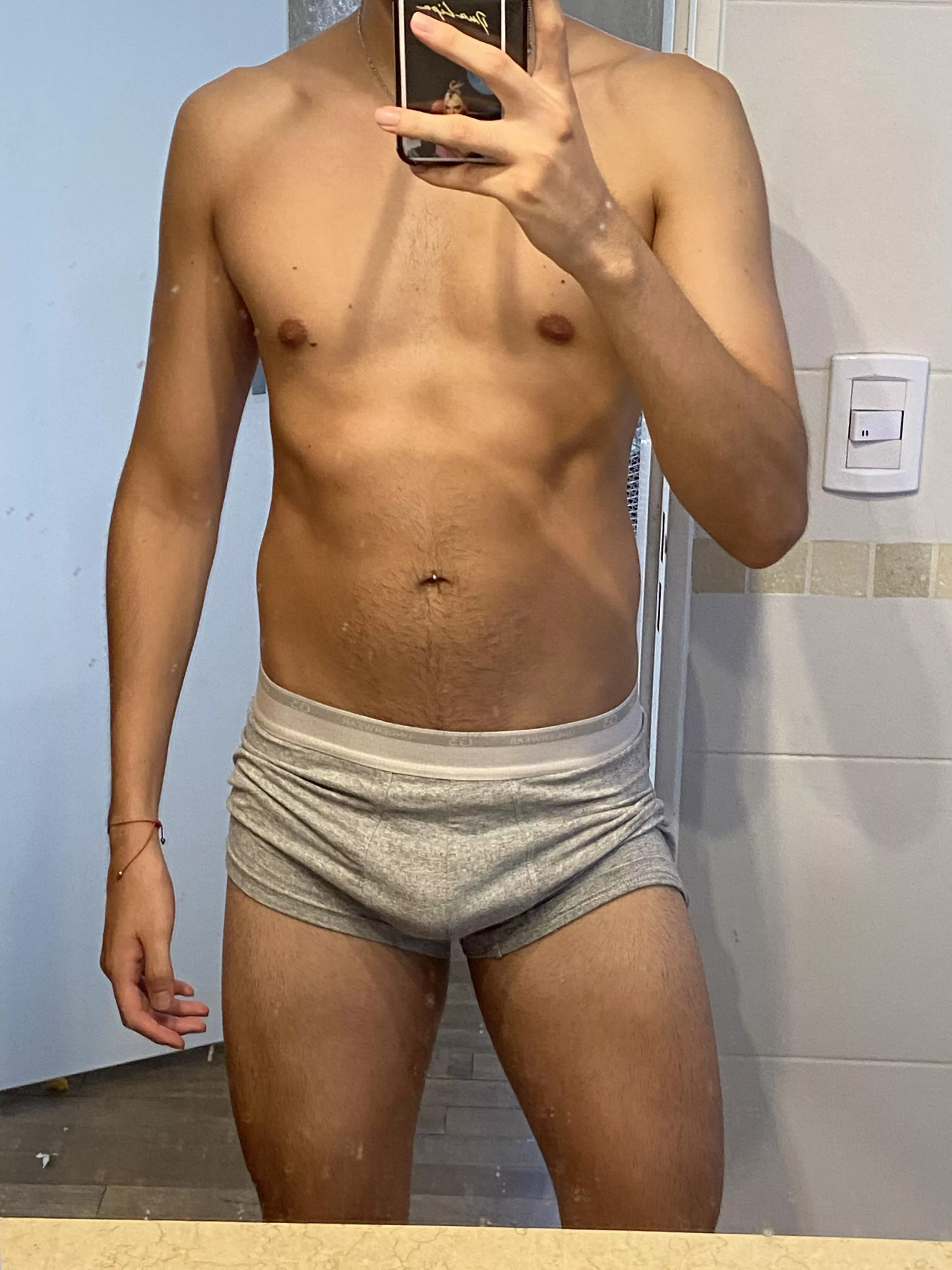 would you sniff my sweaty boxers after gym? 