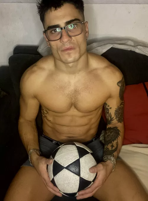 [24] staring contest: loser gets to taste this soccer player 