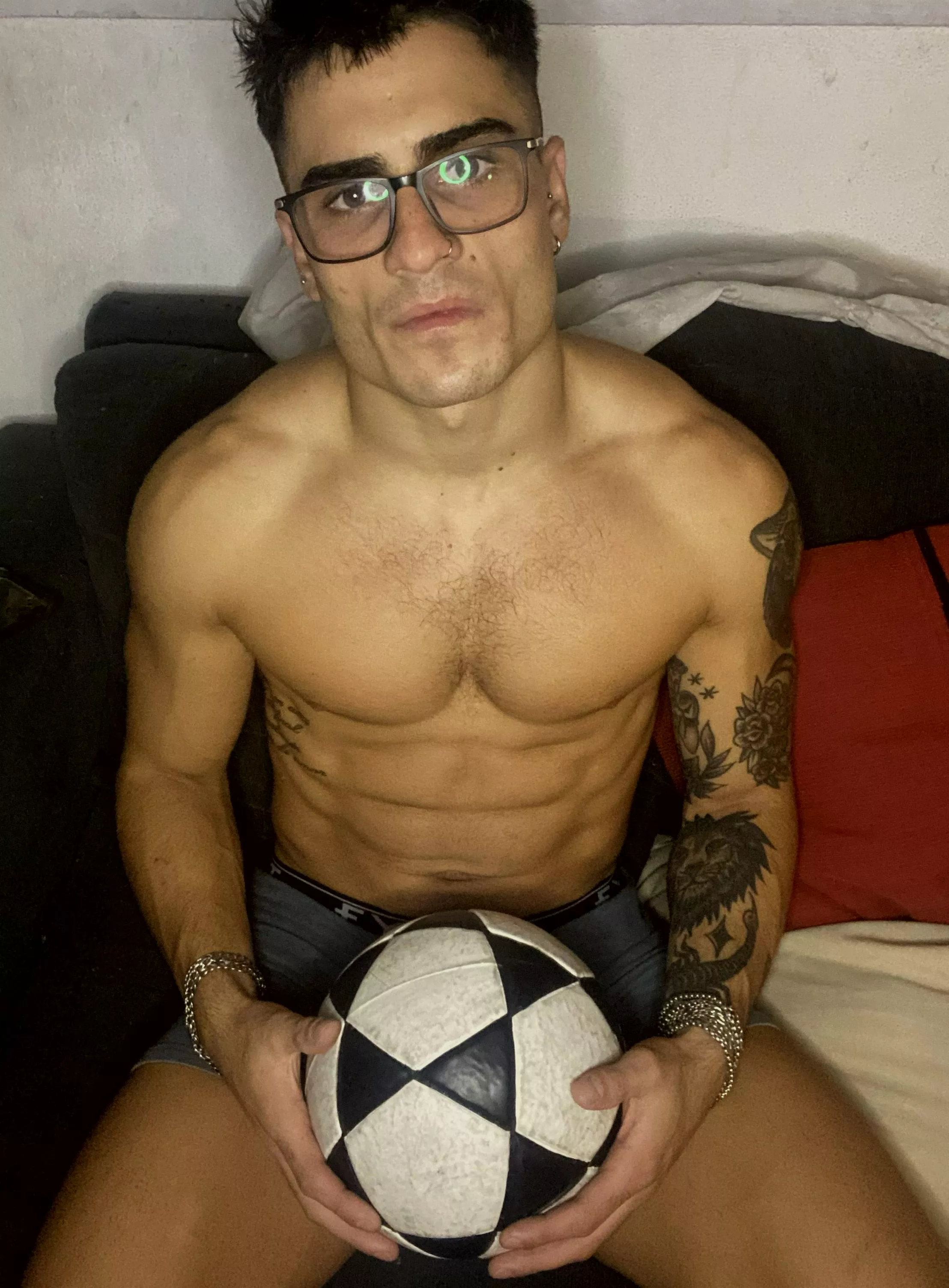 [24] staring contest: loser gets to taste this soccer player 