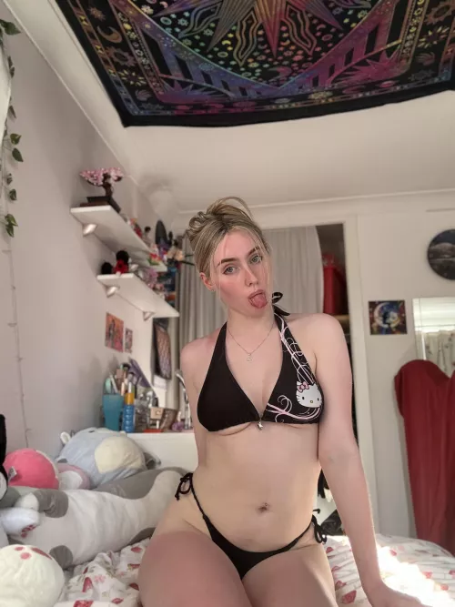 Am I looking sexy in my new bikini 