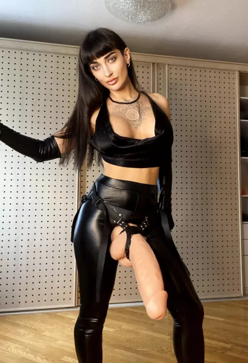 Aren't you afraid to look down? This gorgeous beast can't be contained