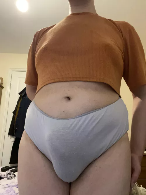 Do you like my cute bulge?