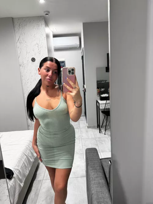 do you like my dress? <3