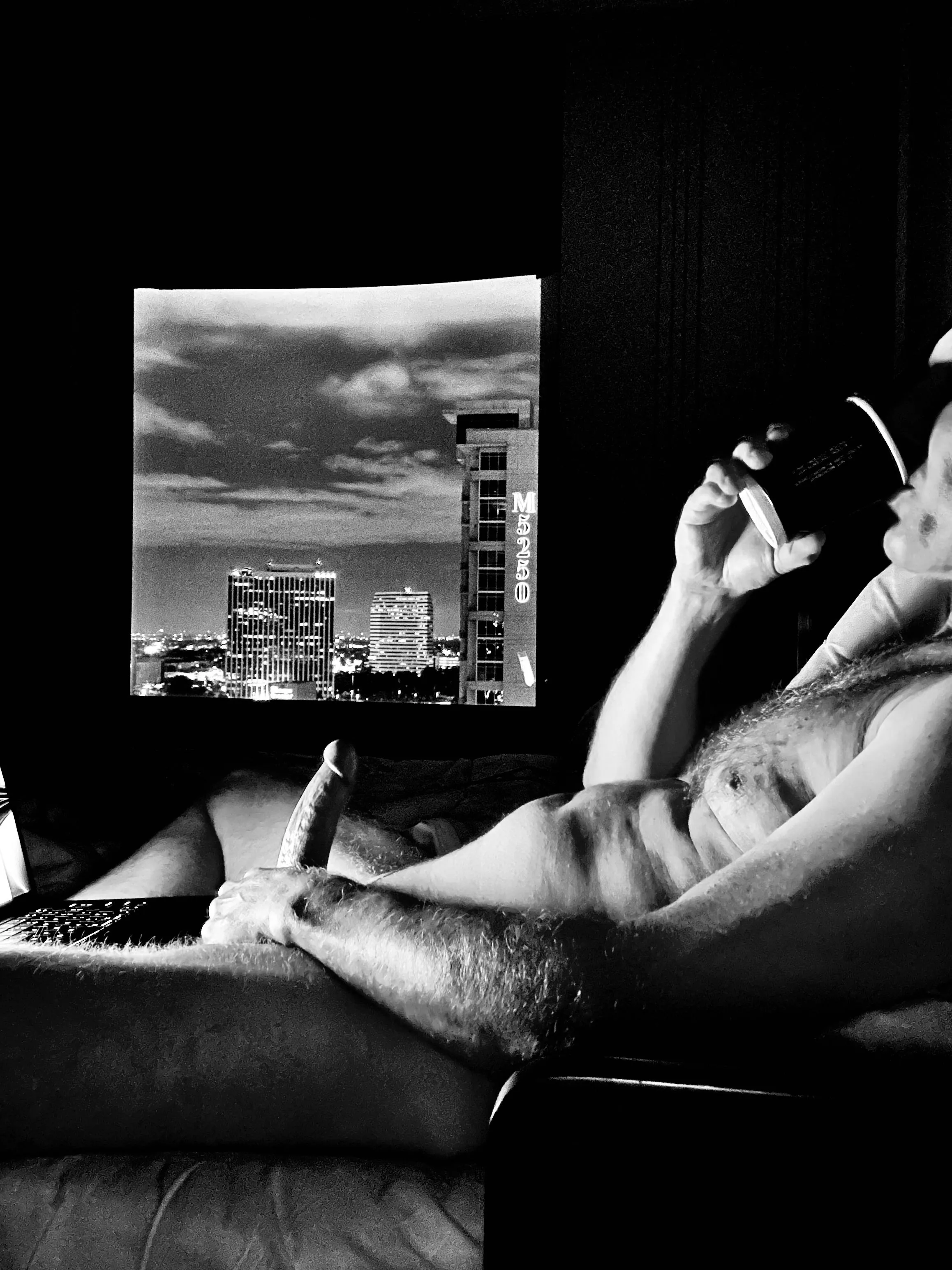 Early morning hump day skyline