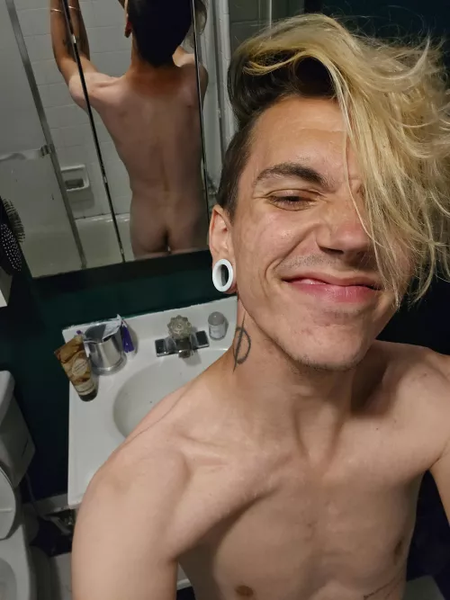 First post here !!! Who likes cute lil guys :3 