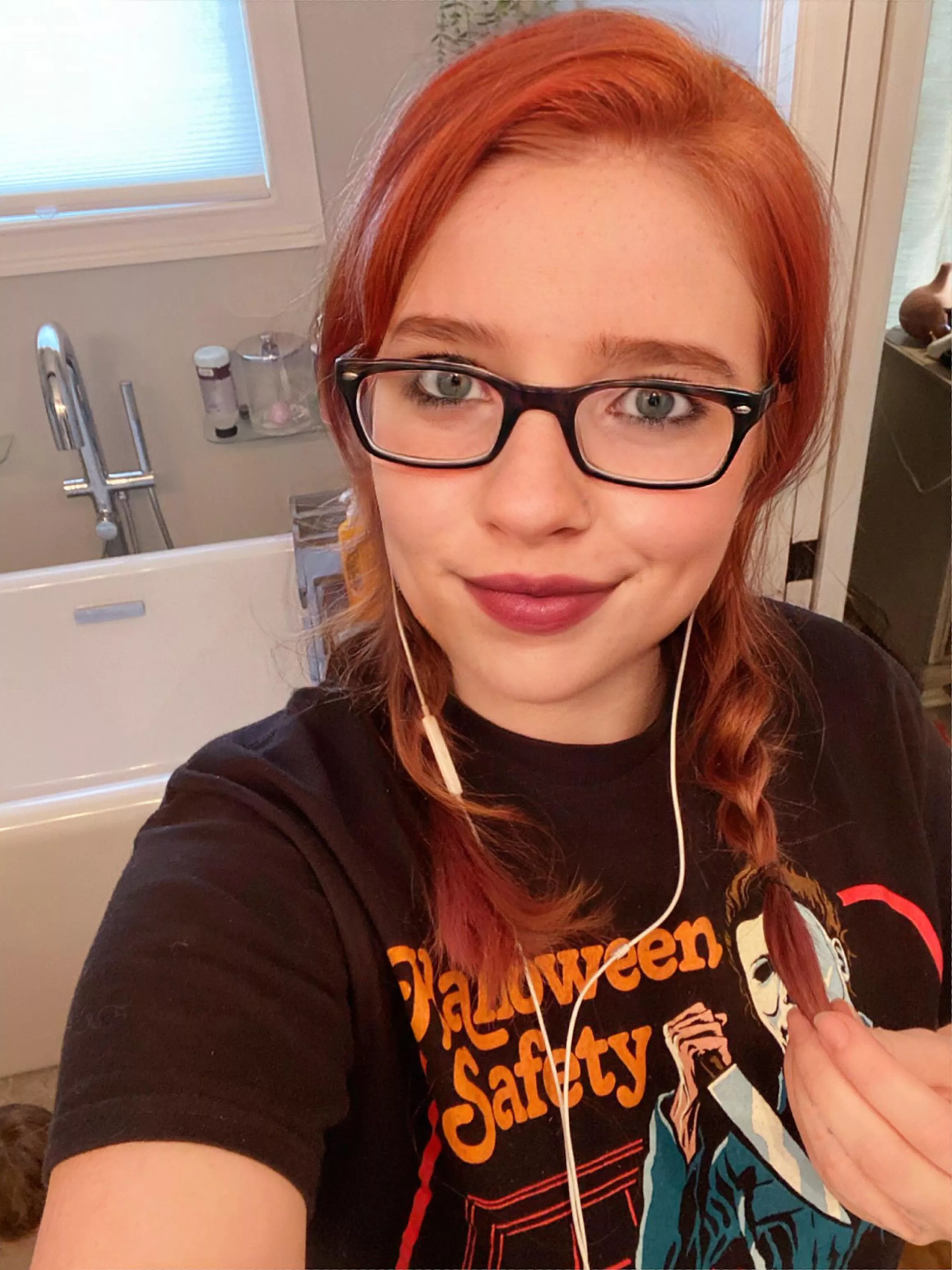 I hope you like the Wendy’s girl LMAO … my vibes today .. [IRTR]