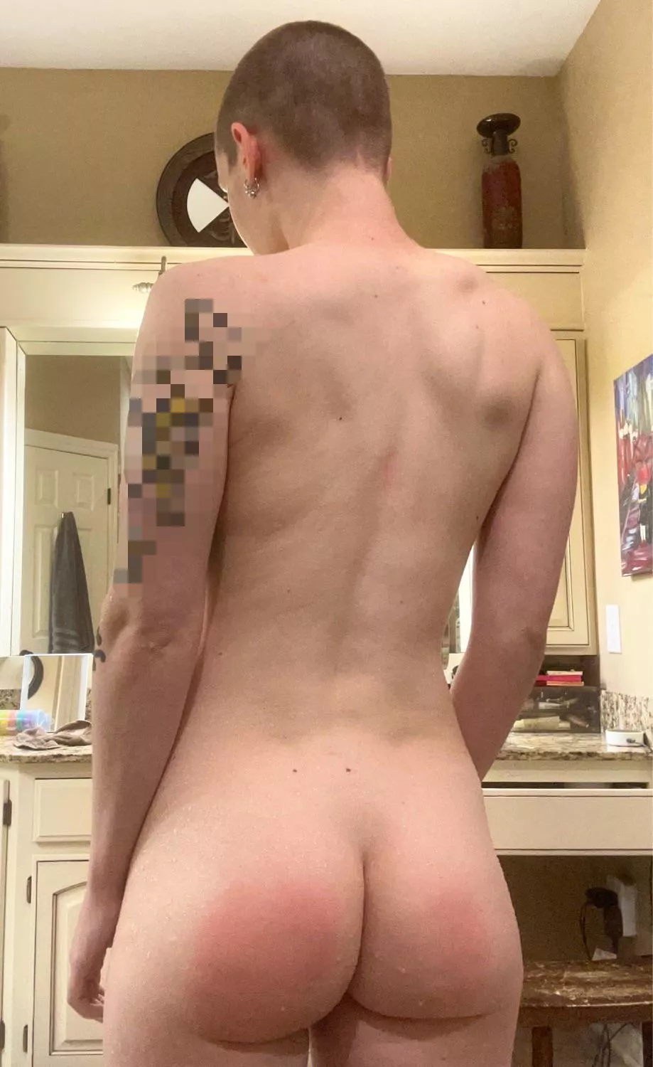 i hope you like toned backs and short hair