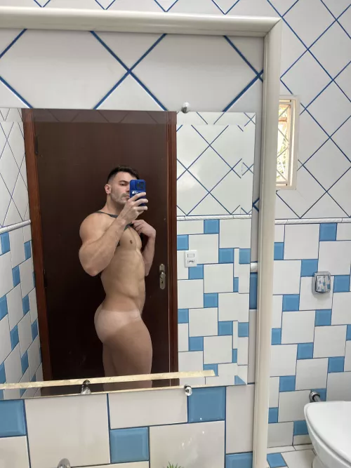 Join me in this way from the mirror to the shower