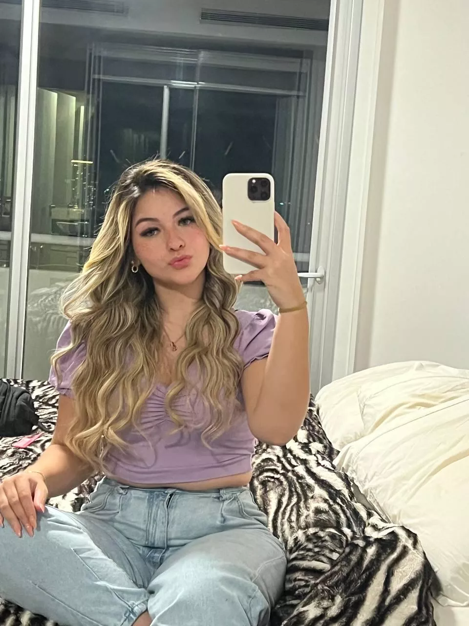 Last mirror selfie before the day ends