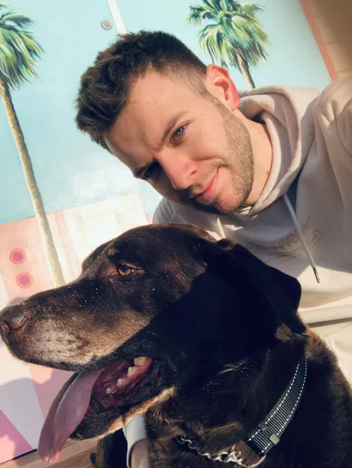 Moring beach walks with your plus one?🐾