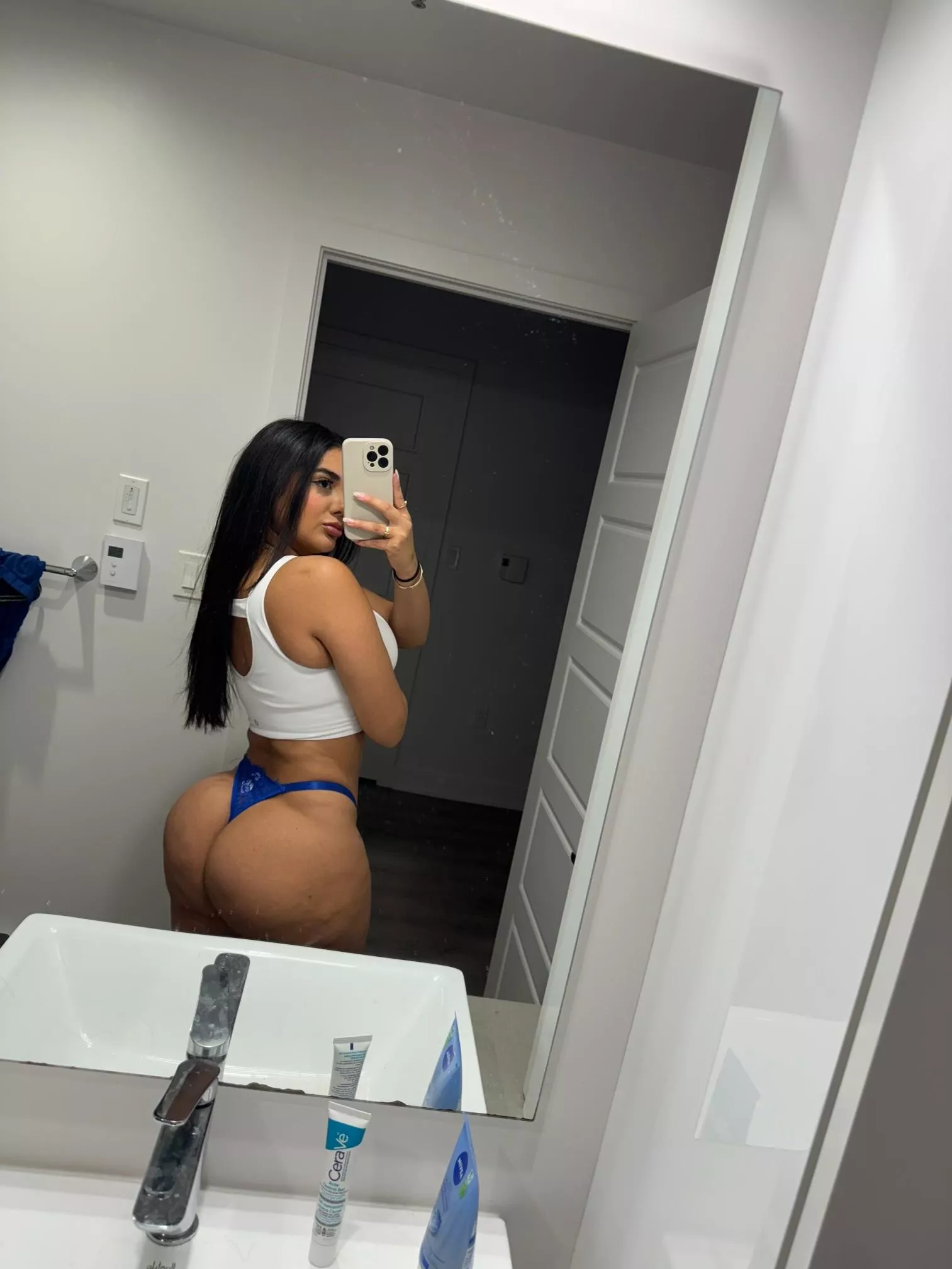 Please enjoy my thong