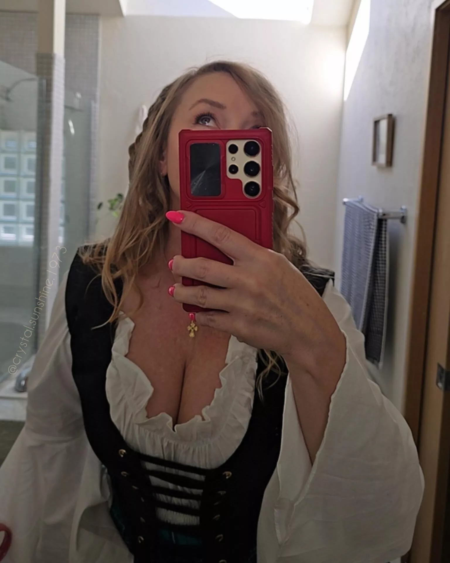 Would my cleavage get your attention at the Renaissance Faire? [F50]